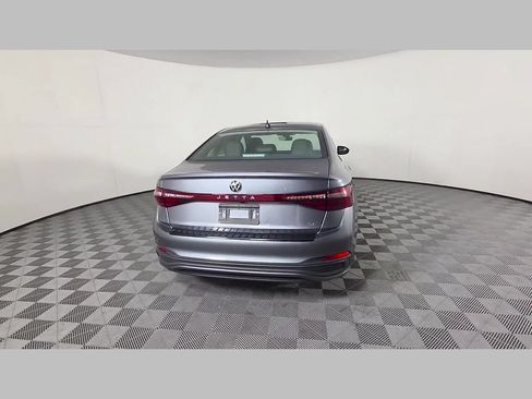 Used 2025 Volkswagen Jetta SE w/ Sunroof Package FWD image 41