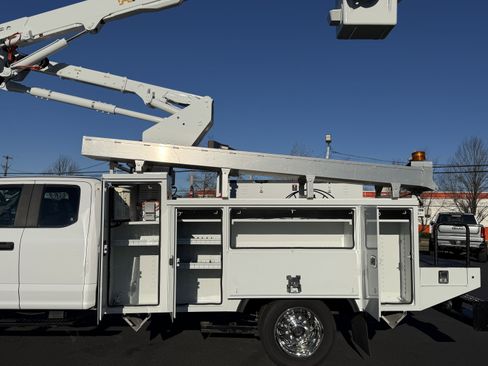 Used 2017 Ford F550 4x4 SuperCab Super Duty image 9