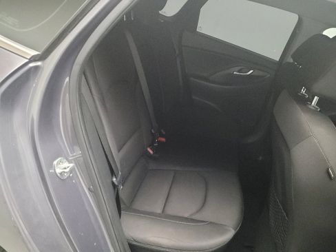 Used 2018 Hyundai Elantra GT FWD image 19