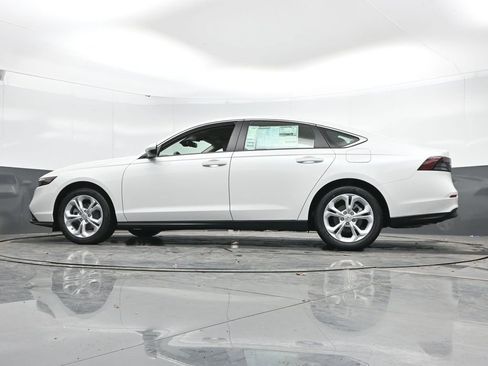 New 2026 Honda Accord LX image 39