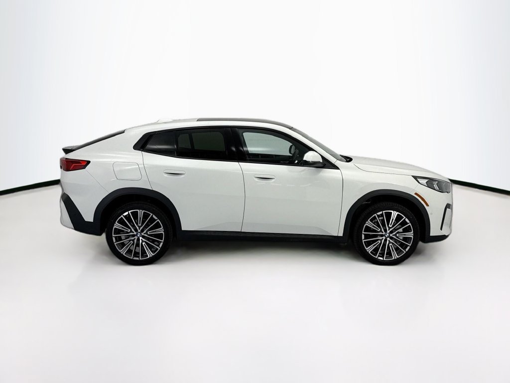 Certified 2026 BMW X2 xDrive28i w/ Convenience Package AWD/4WD image 4