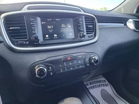 Used 2020 Kia Sorento LX AWD/4WD image 34