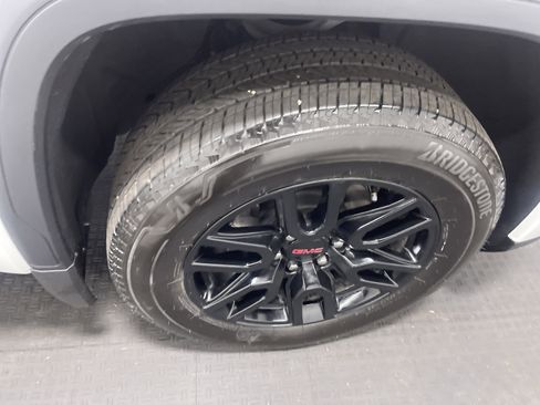 Used 2025 GMC Sierra 1500 Elevation image 27