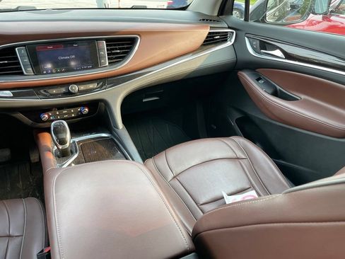 Used 2020 Buick Enclave Avenir w/ Avenir Technology Package AWD/4WD image 10
