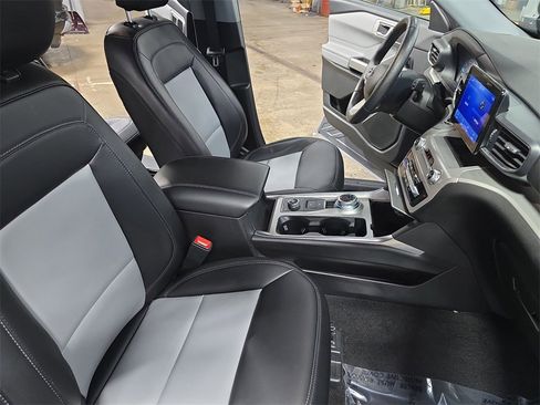 Used 2023 Ford Explorer XLT w/ Equipment Group 202A image 12