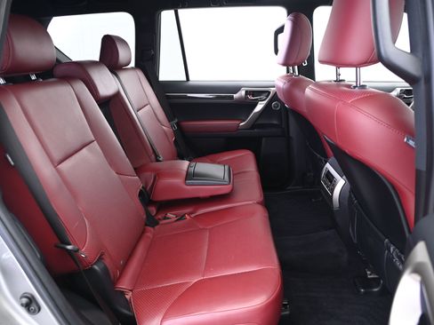 Used 2021 Lexus GX 460 Luxury w/ Accessory Package image 18