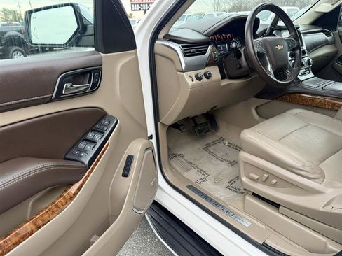 Used 2020 Chevrolet Suburban Premier image 29