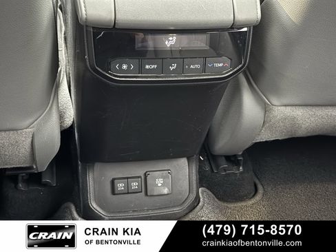 Used 2020 Toyota Highlander Limited image 29