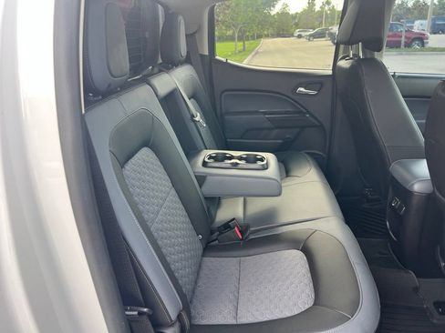Used 2021 Chevrolet Colorado Z71 w/ Safety Package AWD/4WD image 18