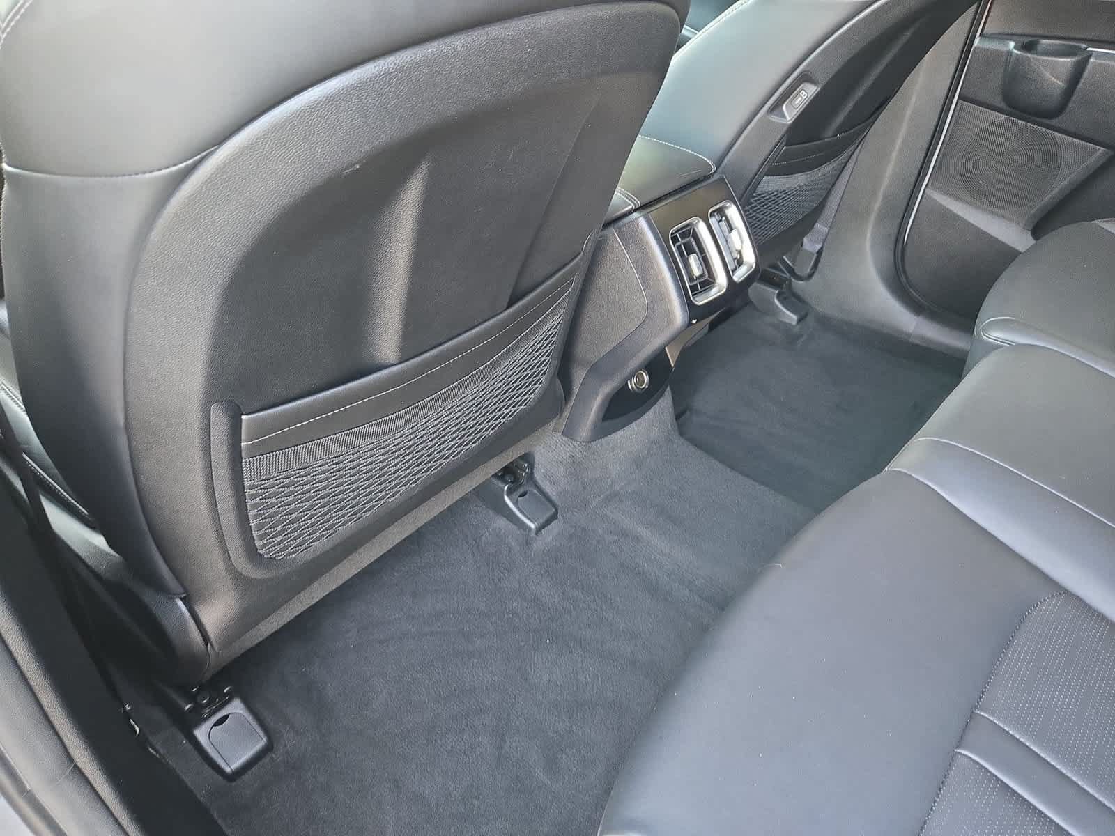 Used 2024 Kia Sorento S w/ Panoramic Sunroof Package FWD image 18
