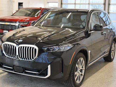 Used 2025 BMW X5 xDrive40i w/ Premium Package image 9