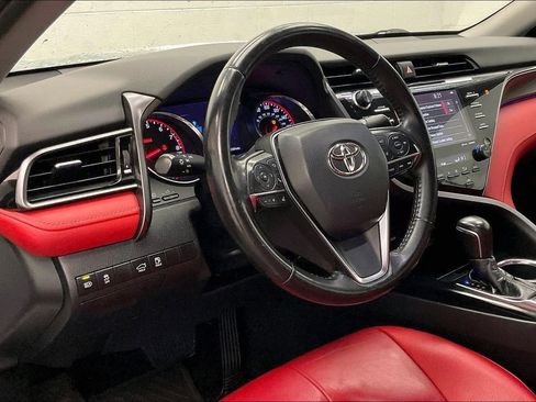 Used 2019 Toyota Camry XSE image 10