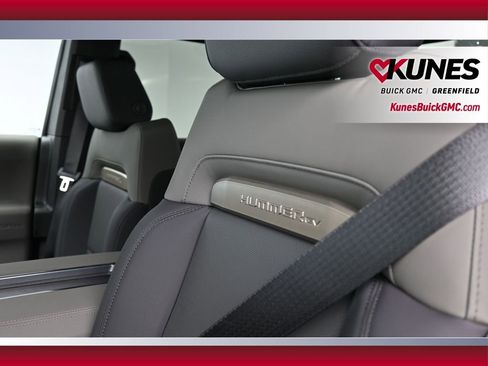 New 2025 GMC Hummer EV 2X w/ LPO, Sport Package AWD/4WD image 17