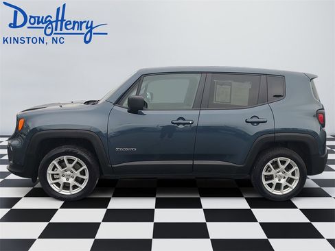 Used 2023 Jeep Renegade Latitude image 2