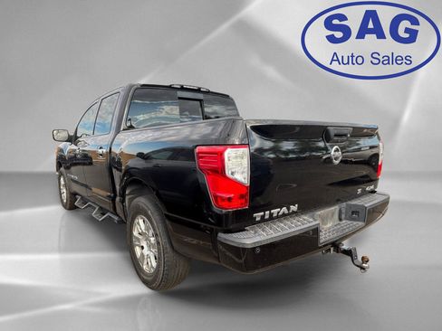 Used 2018 Nissan Titan SV w/ SV Convenience Package AWD/4WD image 4