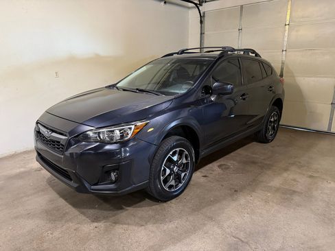 Used 2018 Subaru Crosstrek 2.0i Premium image 3