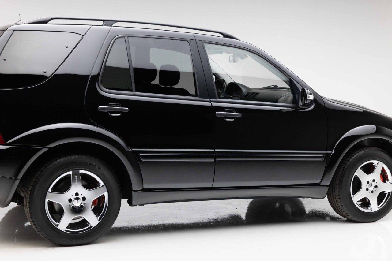 Used 2002 Mercedes-Benz ML 55 AMG 4MATIC image 35