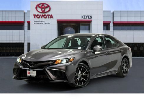 Certified 2024 Toyota Camry SE FWD image 1