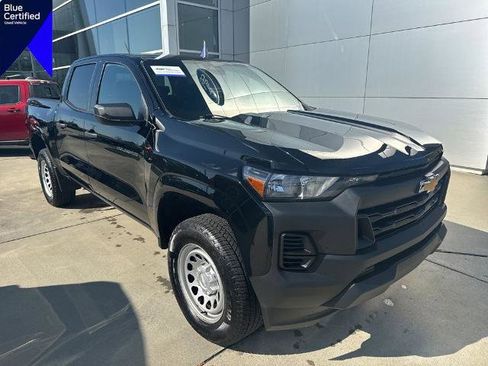 Used 2025 Chevrolet Colorado W/T w/ Advanced Trailering Package image 1