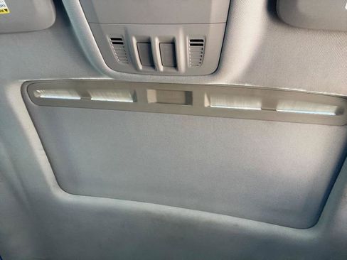 Used 2011 Buick Regal CXL w/ RL2 Preferred Equipment Group image 20