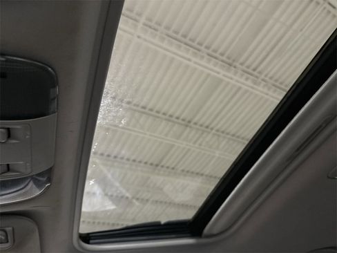 Used 2011 Subaru Outback 2.5i Premium image 17