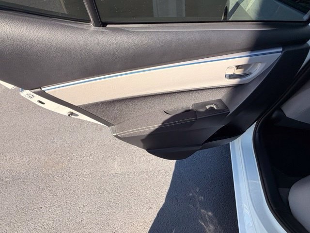 Used 2015 Toyota Corolla LE FWD image 7