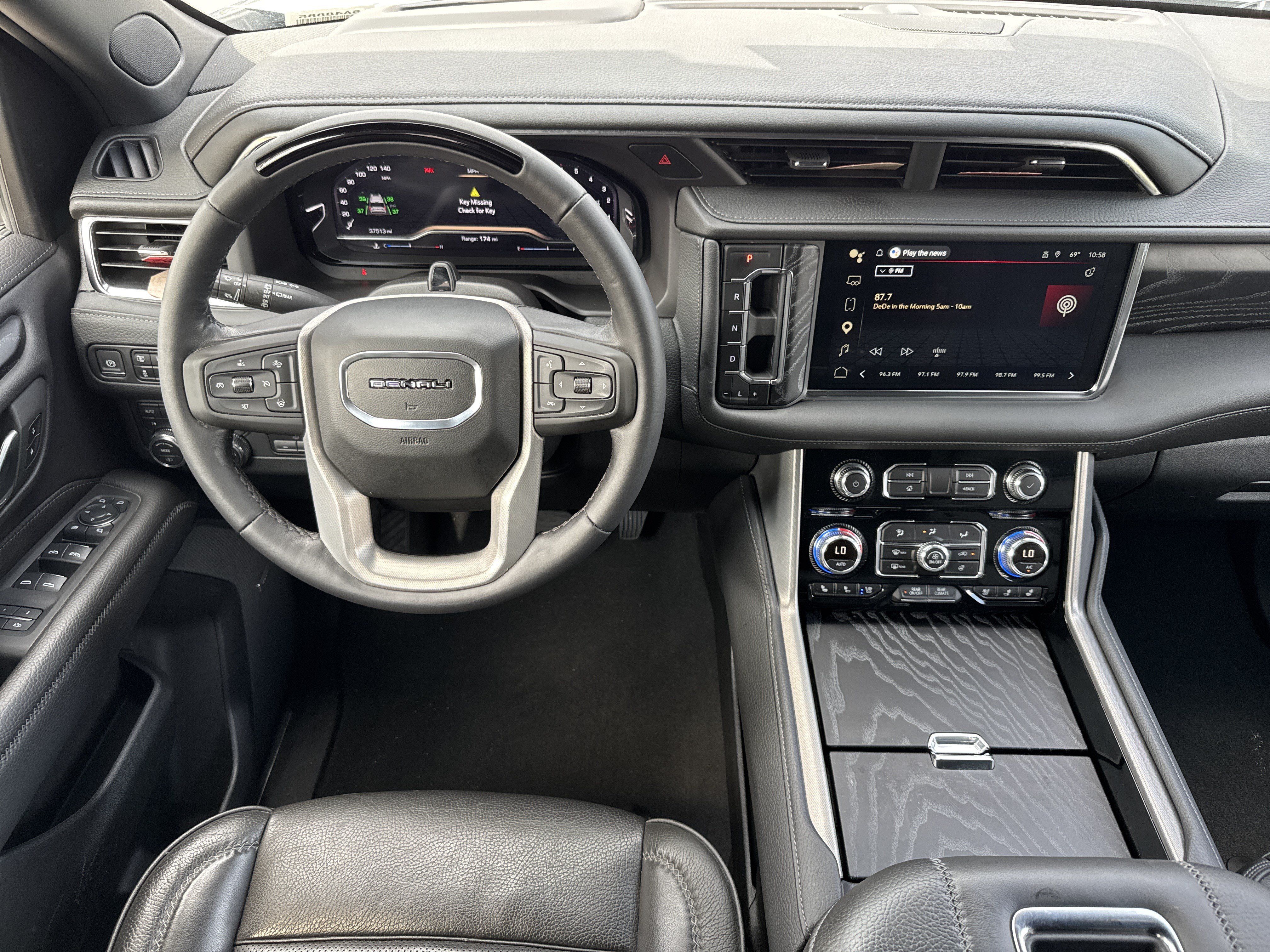 Used 2024 GMC Yukon XL Denali w/ Denali Reserve Package AWD/4WD image 22