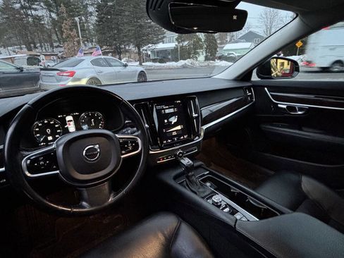 Used 2017 Volvo S90 T6 Momentum w/ Vision Package image 20