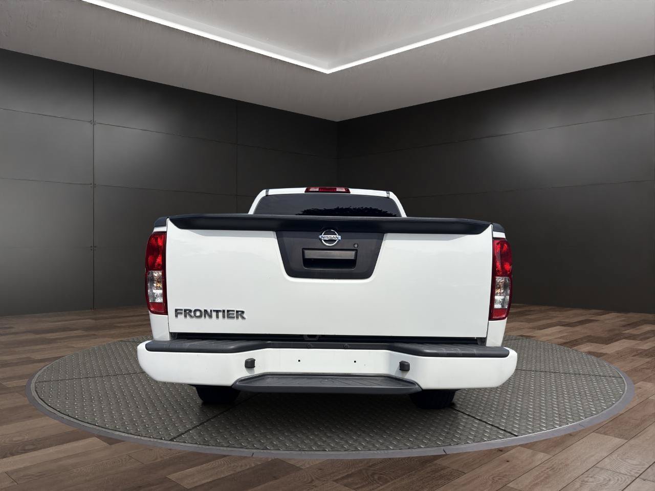 Used 2018 Nissan Frontier S RWD image 7