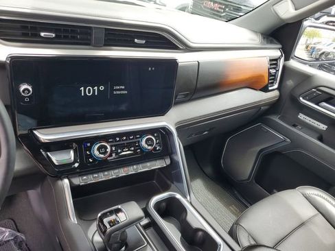 Used 2025 GMC Sierra 1500 Denali w/ Technology Package AWD/4WD image 27