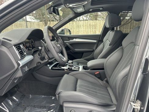 Certified 2025 Audi Q5 2.0T Premium Plus w/ Premium Plus Package image 18