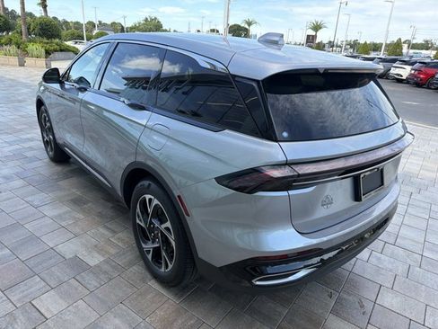 Certified 2025 Lincoln Nautilus Premier AWD/4WD image 4