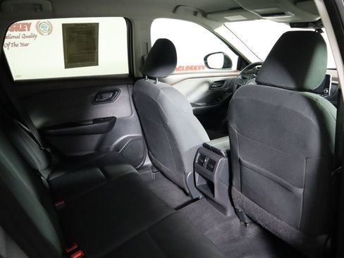 Used 2023 Nissan Rogue S image 47