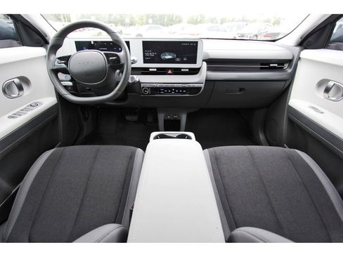 Used 2024 Hyundai Ioniq 5 SEL RWD image 10