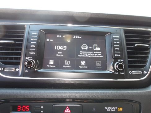 Used 2017 Kia Sedona LX w/ LX Essentials Premium Package image 13