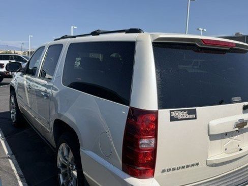 Used 2009 Chevrolet Suburban LTZ AWD/4WD image 5