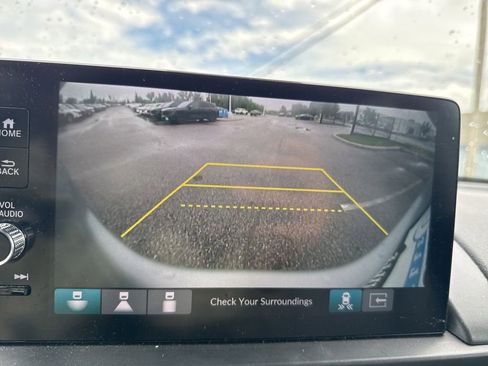 Used 2023 Honda Pilot Touring image 22