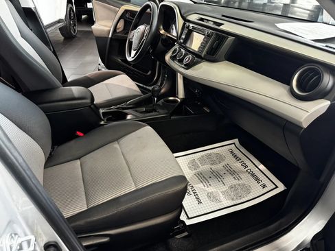 Used 2015 Toyota RAV4 LE FWD image 12