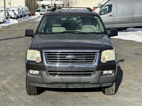 Used 2006 Ford Explorer XLT image 3
