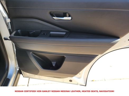 Certified 2025 Nissan Pathfinder SL image 50