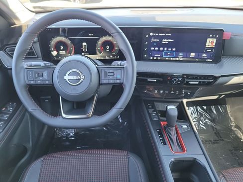 New 2026 Nissan Kicks SR w/ SR Premium Package FWD image 4