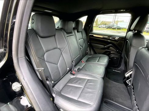 Used 2014 Porsche Cayenne Platinum Edition image 20