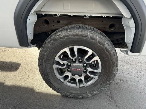 Used 2023 GMC Sierra 2500 SLE w/ SLE Convenience Package image 11