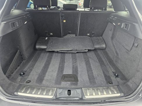 Used 2019 Jaguar F-PACE Premium image 14