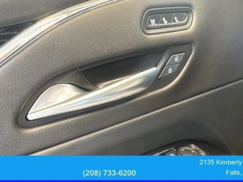 Used 2024 Cadillac Escalade Sport w/ LPO, ONYX Package image 17