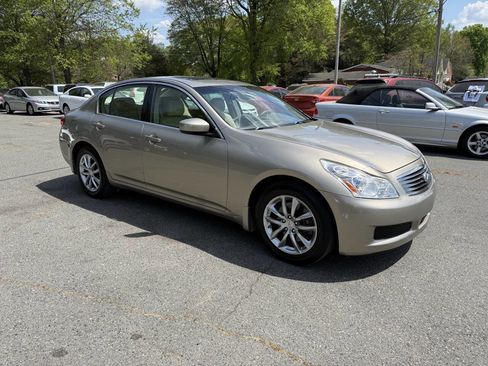 Used 2009 INFINITI G37 x Sedan w/ Premium Pkg image 4