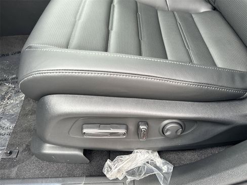 Used 2024 Honda CR-V EX-L image 12