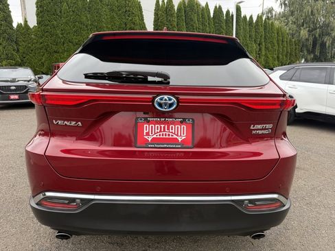 Used 2021 Toyota Venza Limited image 12