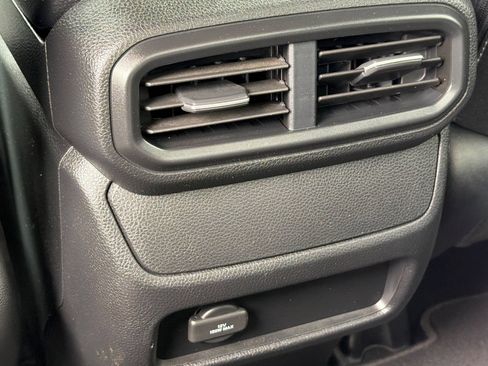 Used 2025 Honda Ridgeline Sport image 14