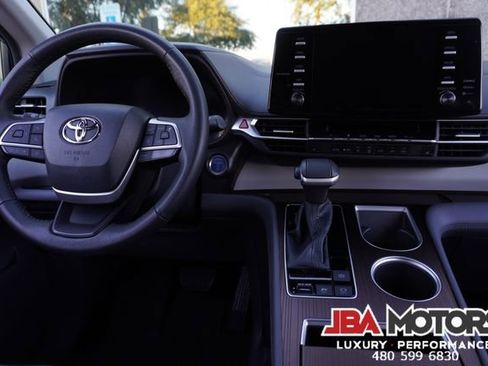 Used 2023 Toyota Sienna XLE image 84